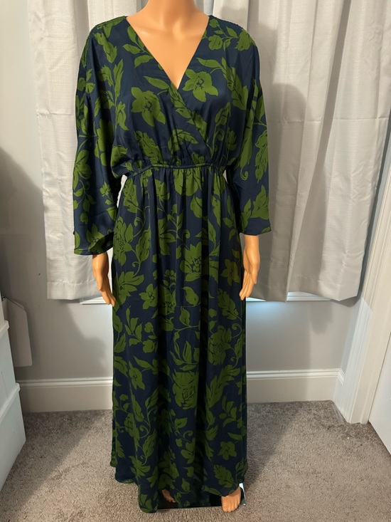 easel Dresses & Skirts - Pretty Easel size S blue green floral print dolman sleeve maxi dress new